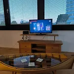 Lägenhet Im Herzen Von Wiesdorf- Blick Auf Bayer-kreuz -appartement Mit 2 Schlafzimmern & 3 Betten-fuer 4 Personen -zentral Gelegen - Friedrich Ebert Platz 5a , 4te Etage -kein Aufzug -lift- Dachterrasse Und Sauna - Kaution Pflicht - *