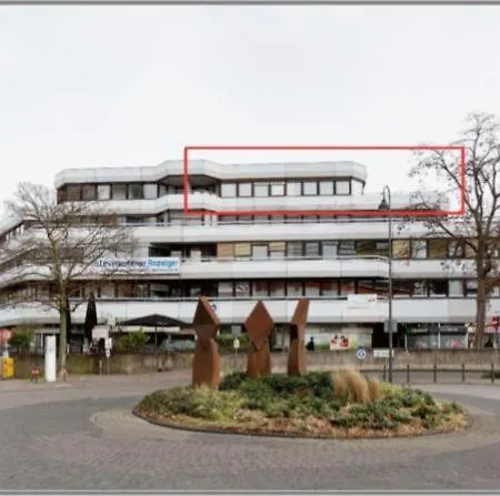 شقة Im Herzen Von Wiesdorf- Blick Auf Bayer-kreuz -appartement Mit 2 Schlafzimmern & 3 Betten-fuer 4 Personen -zentral Gelegen - Friedrich Ebert Platz 5a , 4te Etage - Dachterrasse Und Sauna - Kaution Pflicht - *