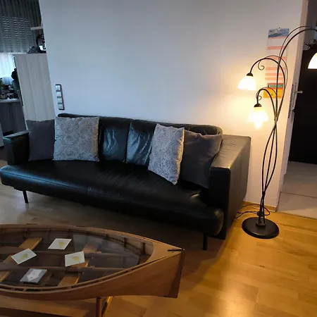 Διαμέρισμα Im Herzen Von Wiesdorf- Blick Auf Bayer-kreuz -appartement Mit 2 Schlafzimmern & 3 Betten-fuer 4 Personen -zentral Gelegen - Friedrich Ebert Platz 5a , 4te Etage -kein Aufzug -lift- Dachterrasse Und Sauna - Kaution Pflicht - Λεβερκούζεν