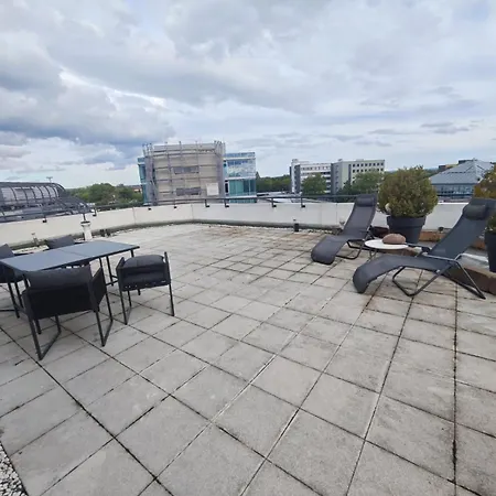 Im Herzen Von Wiesdorf- Blick Auf Bayer-kreuz -appartement Mit 2 Schlafzimmern-für 3 Personen -zentral Gelegen - Friedrich Ebert Platz 5a , 4te Etage - Dachterrasse Und Sauna - Kaution Pflicht - Leverkusen