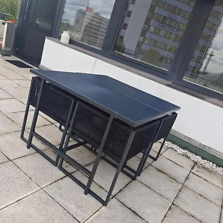 Im Herzen Von Wiesdorf- Blick Auf Bayer-kreuz -appartement Mit 2 Schlafzimmern & 3 Betten-fuer 4 Personen -zentral Gelegen - Friedrich Ebert Platz 5a , 4te Etage - Dachterrasse Und Sauna - Kaution Pflicht - * Leverkusen