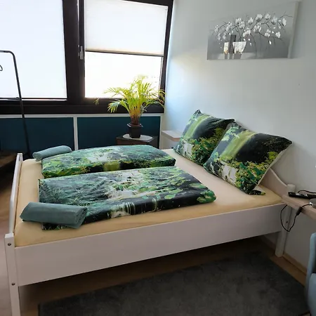 Monteur- & Business-appartement Mit 2 Schlafzimmern & 3 Betten- Fuer 4 Personen Am Bayer-kreuz -sauna & Dachterrasse - 4tes Og - Kein Lift - Kaution Pflicht Lejlighed