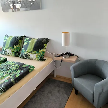 Monteur- & Business-appartement Mit 2 Schlafzimmern & 3 Betten- Fuer 4 Personen Am Bayer-kreuz -sauna & Dachterrasse - 4tes Og - Kein Lift - Kaution Pflicht * Leverkusen