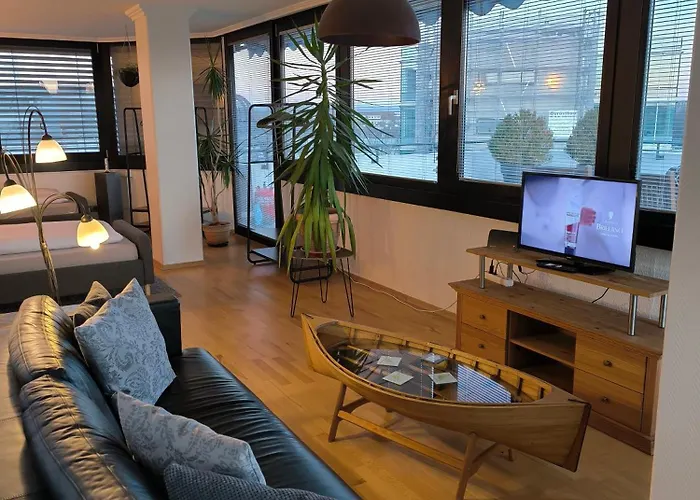 Im Herzen Von Wiesdorf- Blick Auf Bayer-kreuz -appartement Mit 2 Schlafzimmern & 3 Betten-fuer 4 Personen -zentral Gelegen - Friedrich Ebert Platz 5a , 4te Etage -kein Aufzug -lift- Dachterrasse Und Sauna - Kaution Pflicht - Leverkusen