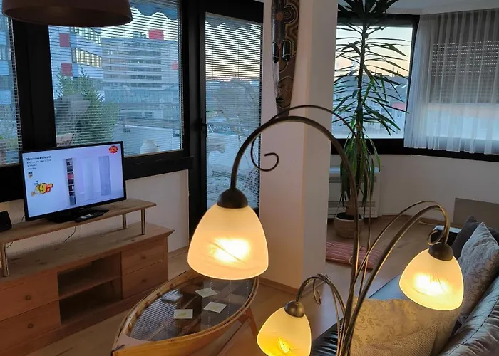 Im Herzen Von Wiesdorf- Blick Auf Bayer-kreuz -appartement Mit 2 Schlafzimmern & 3 Betten-fuer 4 Personen -zentral Gelegen - Friedrich Ebert Platz 5a , 4te Etage -kein Aufzug -lift- Dachterrasse Und Sauna - Kaution Pflicht -