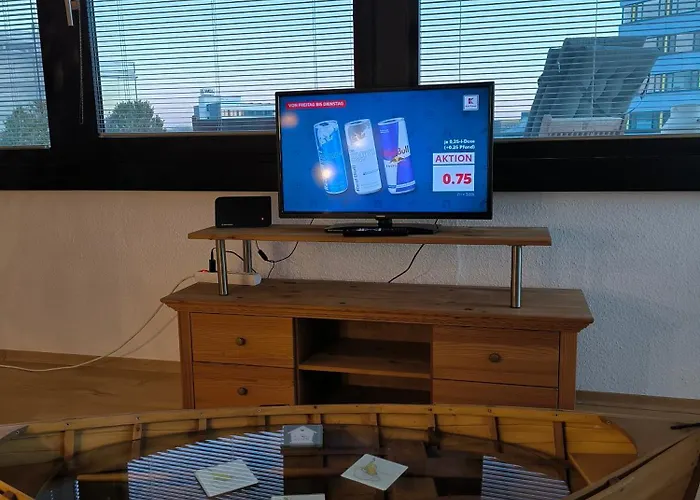 Apartman Im Herzen Von Wiesdorf- Blick Auf Bayer-kreuz -appartement Mit 2 Schlafzimmern & 3 Betten-fuer 4 Personen -zentral Gelegen - Friedrich Ebert Platz 5a , 4te Etage -kein Aufzug -lift- Dachterrasse Und Sauna - Kaution Pflicht - *