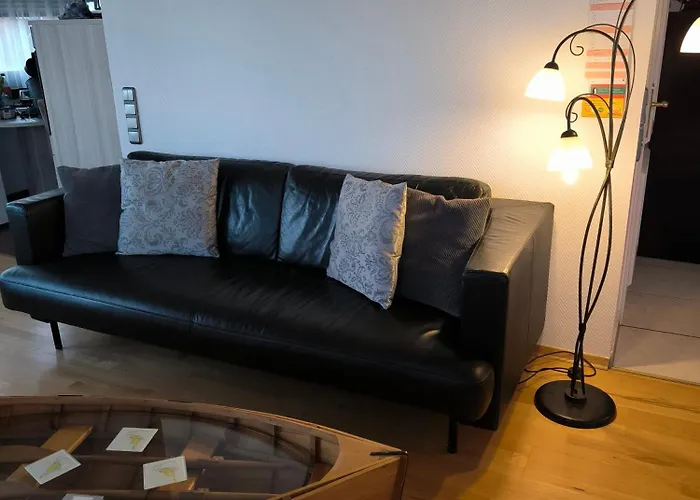 Lägenhet Im Herzen Von Wiesdorf- Blick Auf Bayer-kreuz -appartement Mit 2 Schlafzimmern & 3 Betten-fuer 4 Personen -zentral Gelegen - Friedrich Ebert Platz 5a , 4te Etage -kein Aufzug -lift- Dachterrasse Und Sauna - Kaution Pflicht - Leverkusen