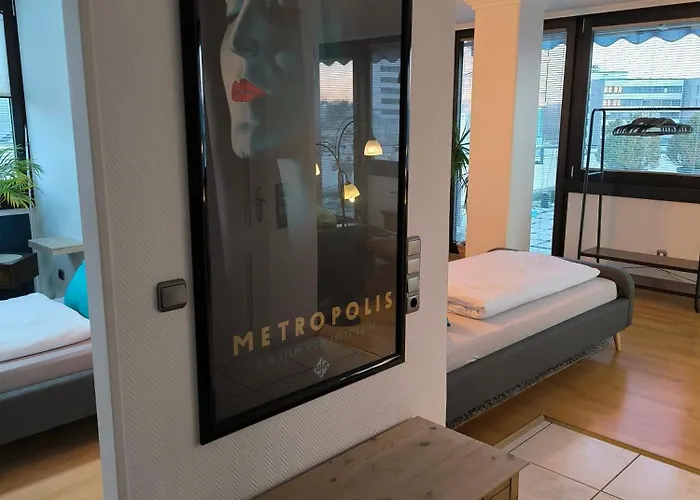 Im Herzen Von Wiesdorf- Blick Auf Bayer-kreuz -appartement Mit 2 Schlafzimmern & 3 Betten-fuer 4 Personen -zentral Gelegen - Friedrich Ebert Platz 5a , 4te Etage -kein Aufzug -lift- Dachterrasse Und Sauna - Kaution Pflicht - *