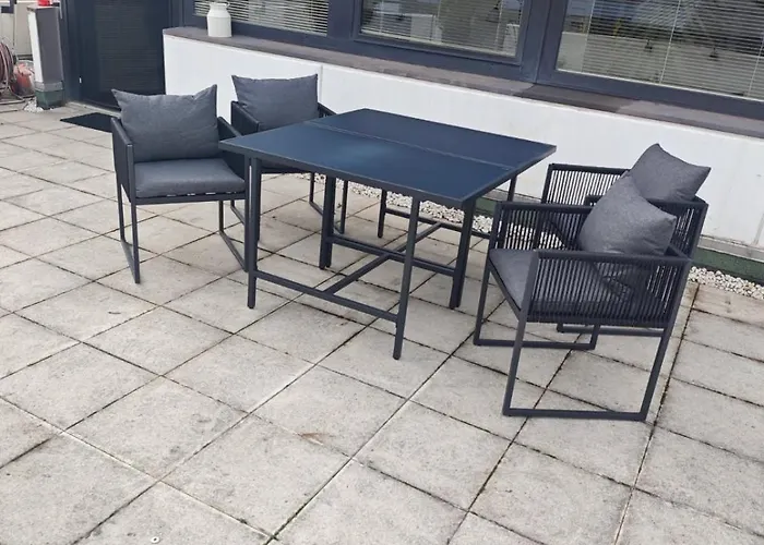 Im Herzen Von Wiesdorf- Blick Auf Bayer-kreuz -appartement Mit 2 Schlafzimmern & 3 Betten-fuer 4 Personen -zentral Gelegen - Friedrich Ebert Platz 5a , 4te Etage -kein Aufzug -lift- Dachterrasse Und Sauna - Kaution Pflicht - *