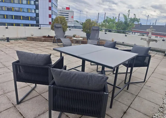 Im Herzen Von Wiesdorf- Blick Auf Bayer-kreuz -appartement Mit 2 Schlafzimmern & 3 Betten-fuer 4 Personen -zentral Gelegen - Friedrich Ebert Platz 5a , 4te Etage -kein Aufzug -lift- Dachterrasse Und Sauna - Kaution Pflicht - Appartamento