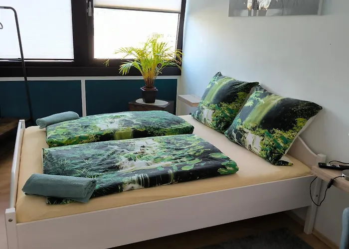 Im Herzen Von Wiesdorf- Blick Auf Bayer-kreuz -appartement Mit 2 Schlafzimmern & 3 Betten-fuer 4 Personen -zentral Gelegen - Friedrich Ebert Platz 5a , 4te Etage -kein Aufzug -lift- Dachterrasse Und Sauna - Kaution Pflicht - Lägenhet